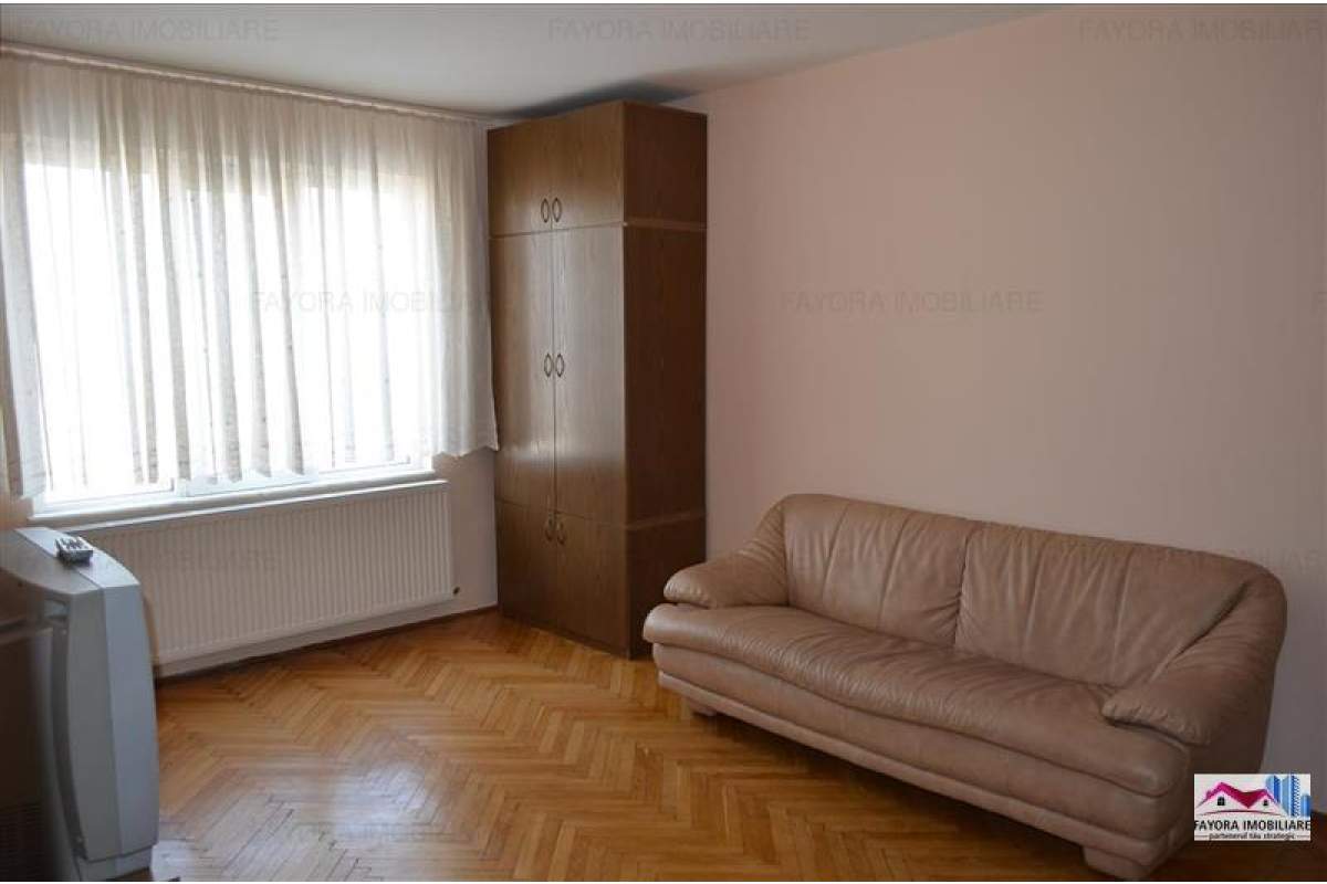  Apartament cu 3 Camere de Inchiriat in Zona Pandurilor