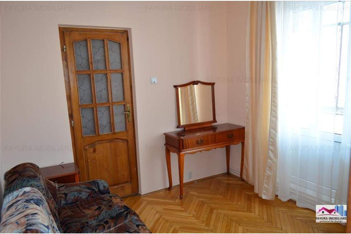  Apartament cu 3 Camere de Inchiriat in Zona Pandurilor