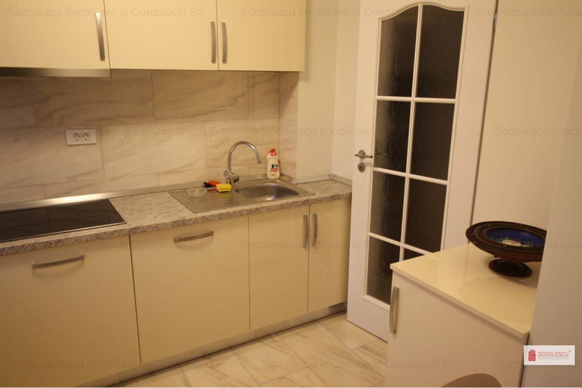  Apartament cu 3 camere de inchiriat in zona Ultracentral