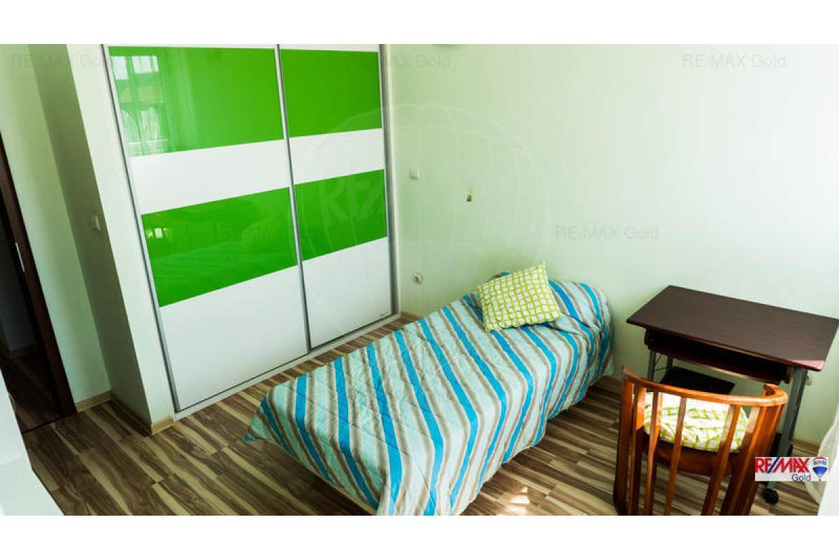  Apartament cu 3 camere in zona UTA(Ansamblul ARED)