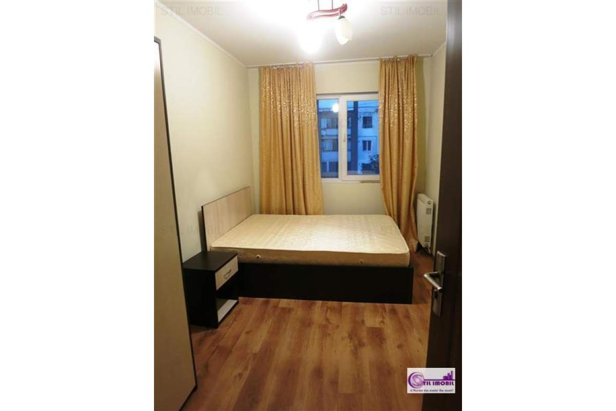  Apartament cu 3 camere zona Podu Ros