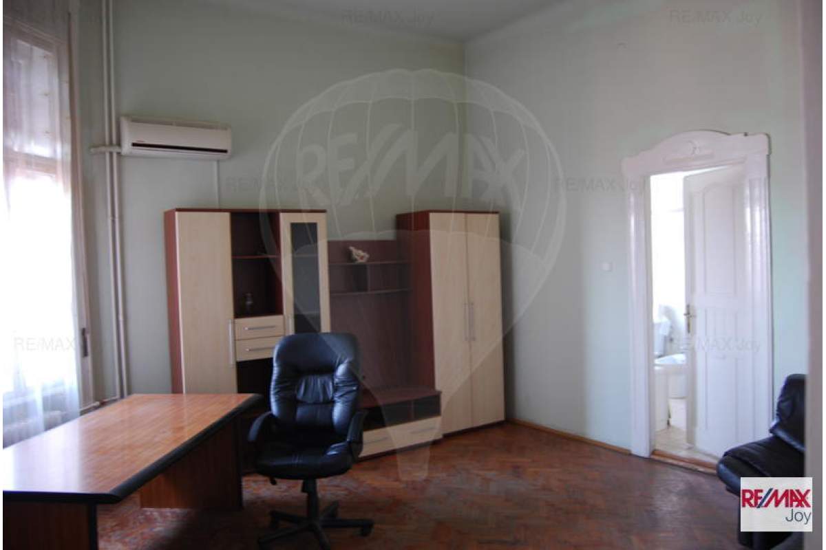 Apartament cu 4 camere in zona Ultracentral