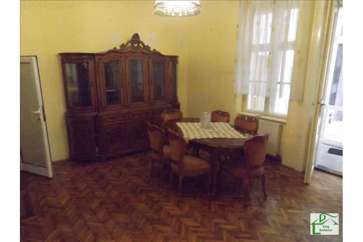 Apartament de inchiriat 4 camere