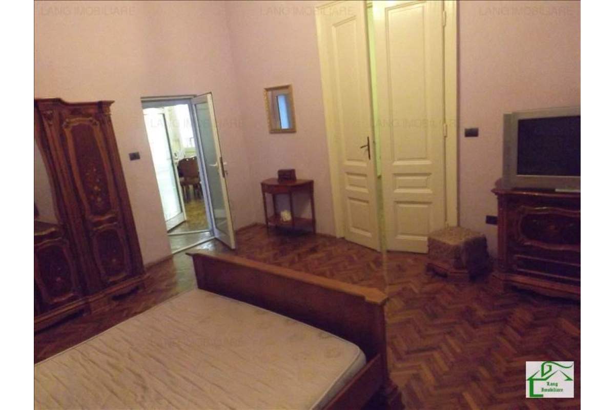 Apartament de inchiriat 4 camere