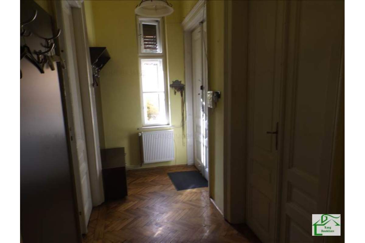 Apartament de inchiriat 4 camere