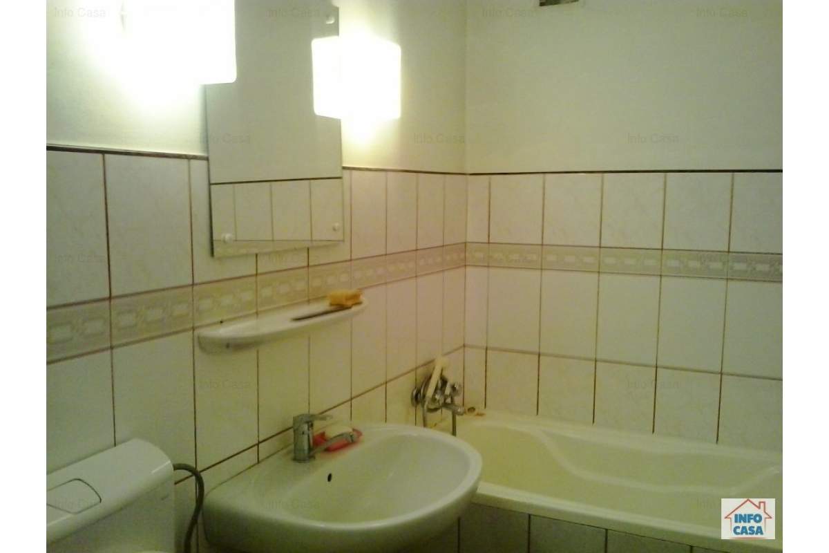  Apartament de inchiriat