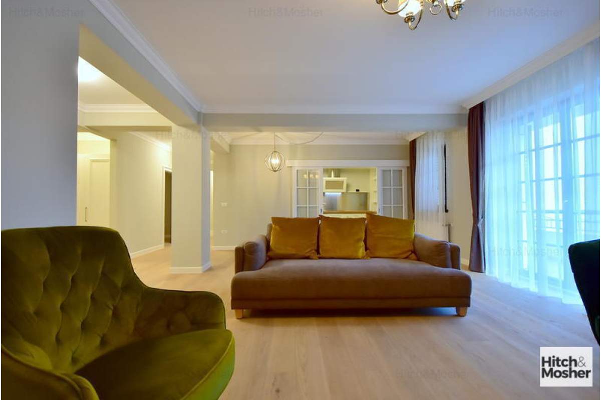 Apartament de lux - 4 camere - zona Centrala