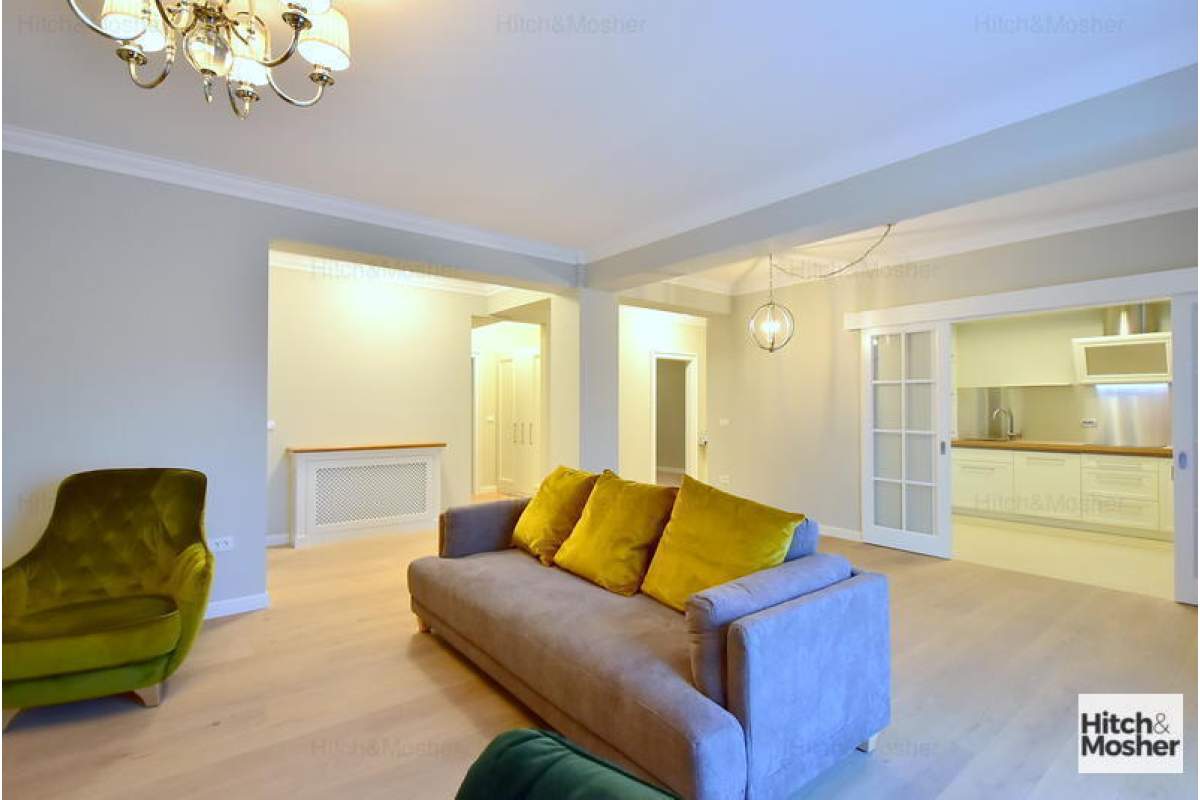 Apartament de lux - 4 camere - zona Centrala