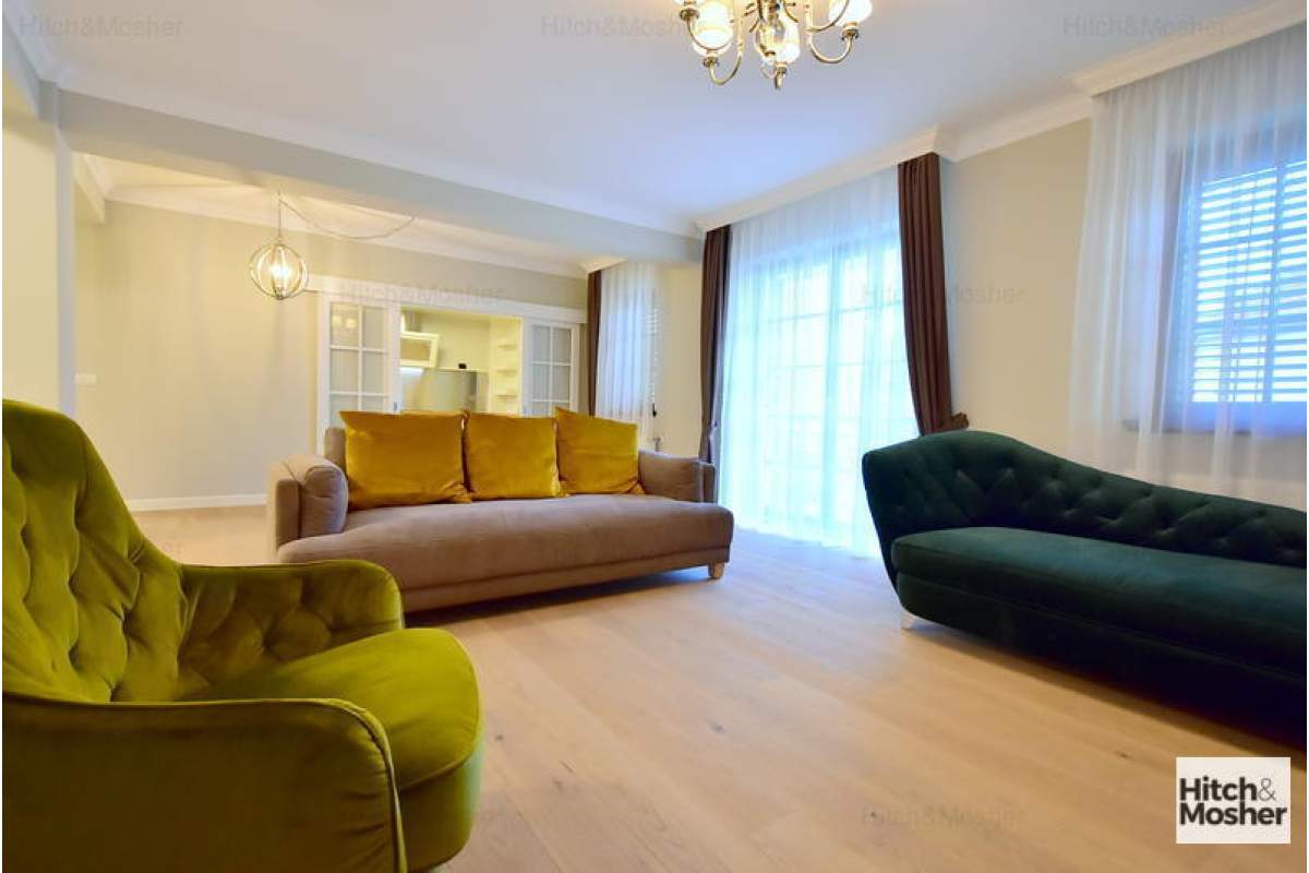Apartament de lux - 4 camere - zona Centrala