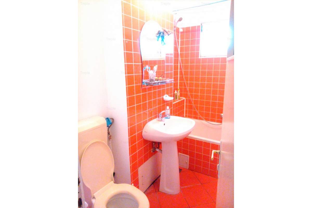 Apartament doua camere, bucatarie mobilata