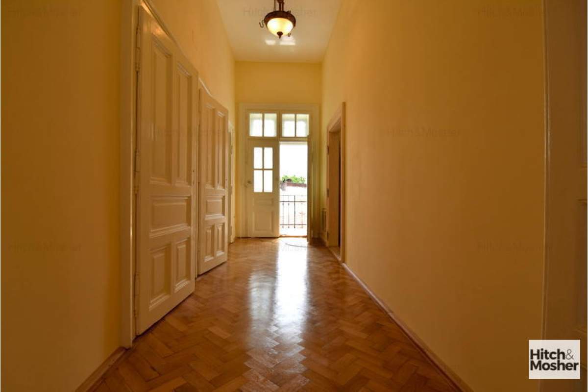  Apartament in imobil istoric, spatios, renovat, in zona centrala - Timisoara