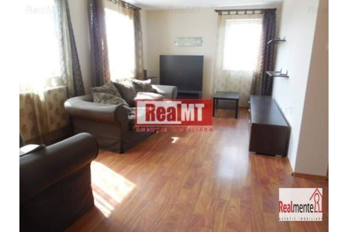 Apartament in vila, zona linistita
