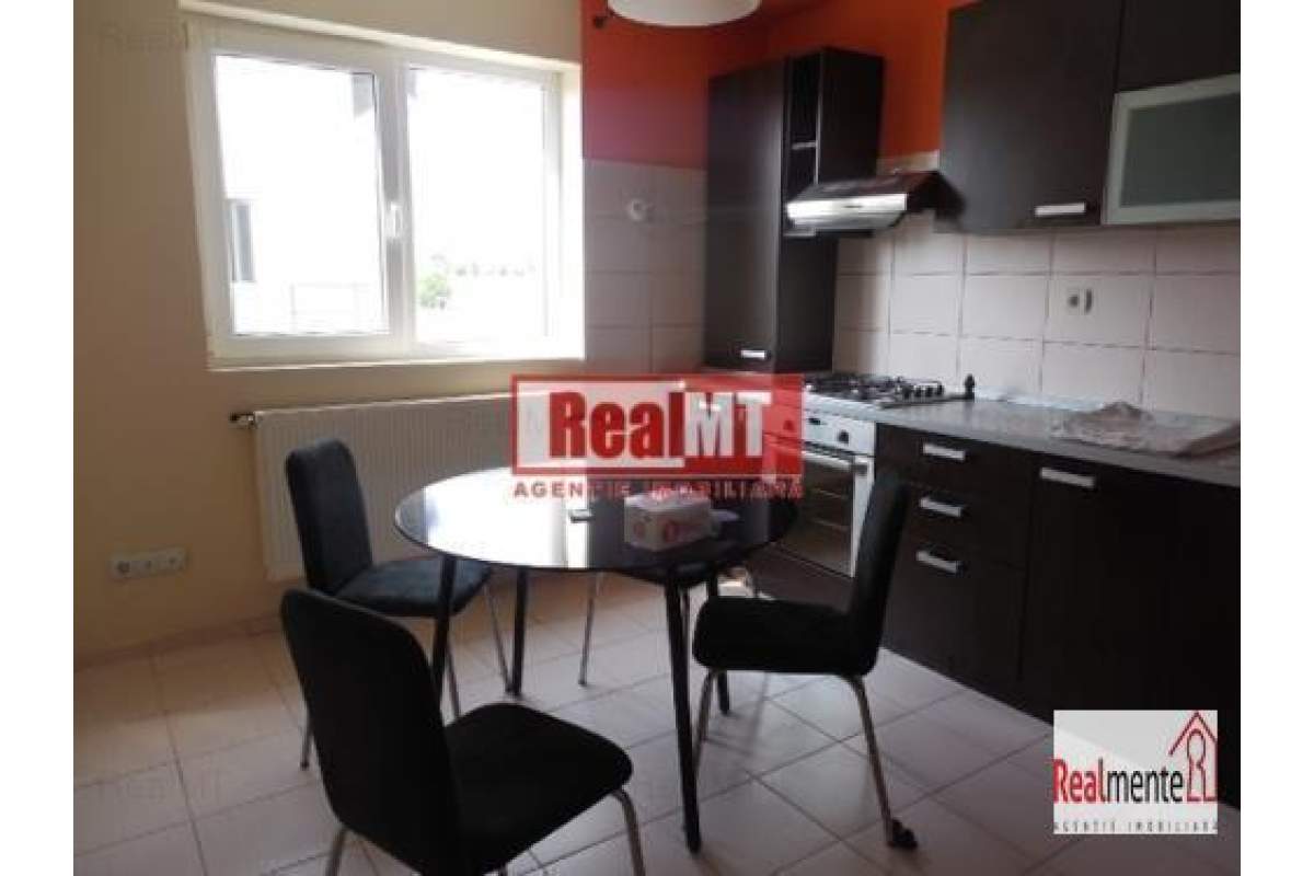 Apartament in vila, zona linistita