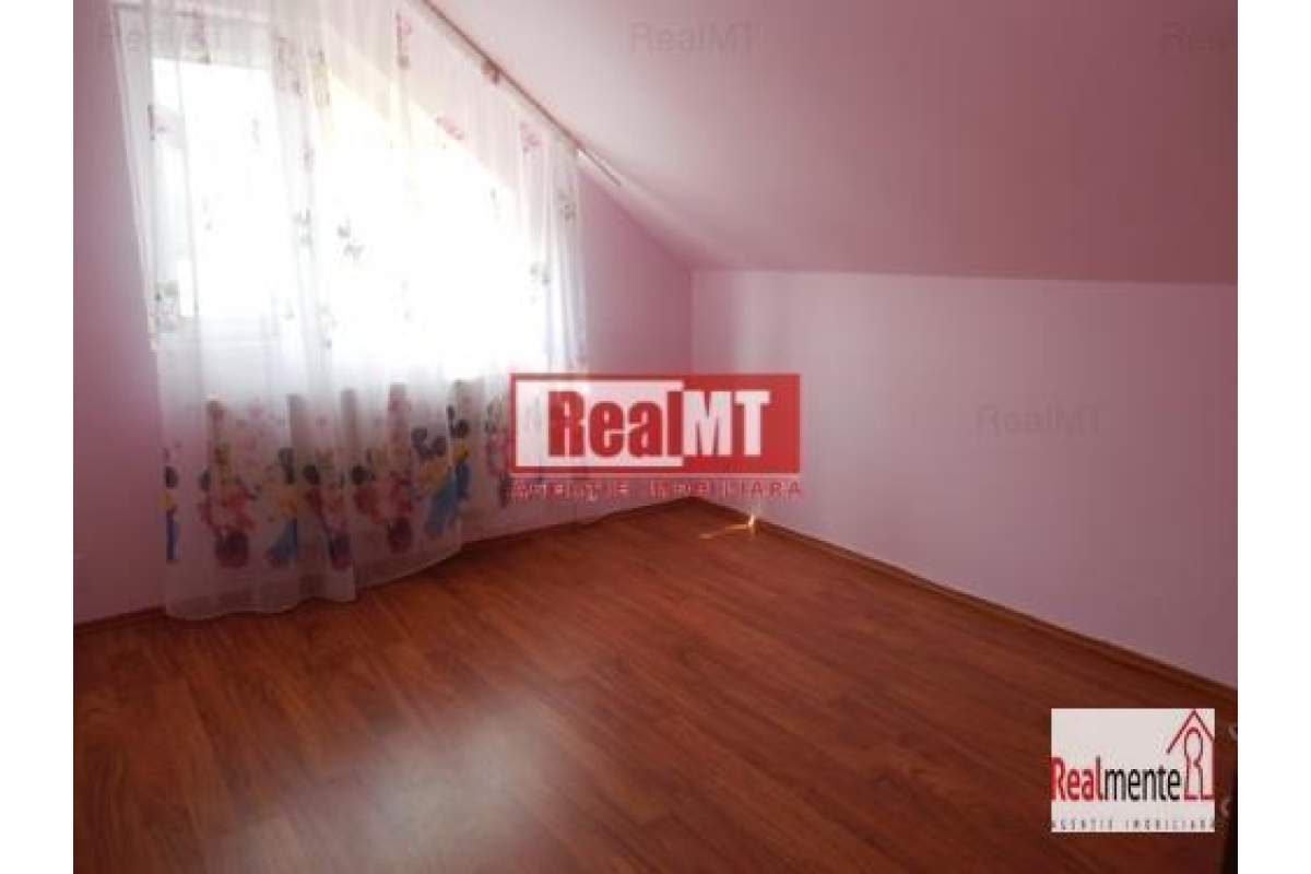 Apartament in vila, zona linistita