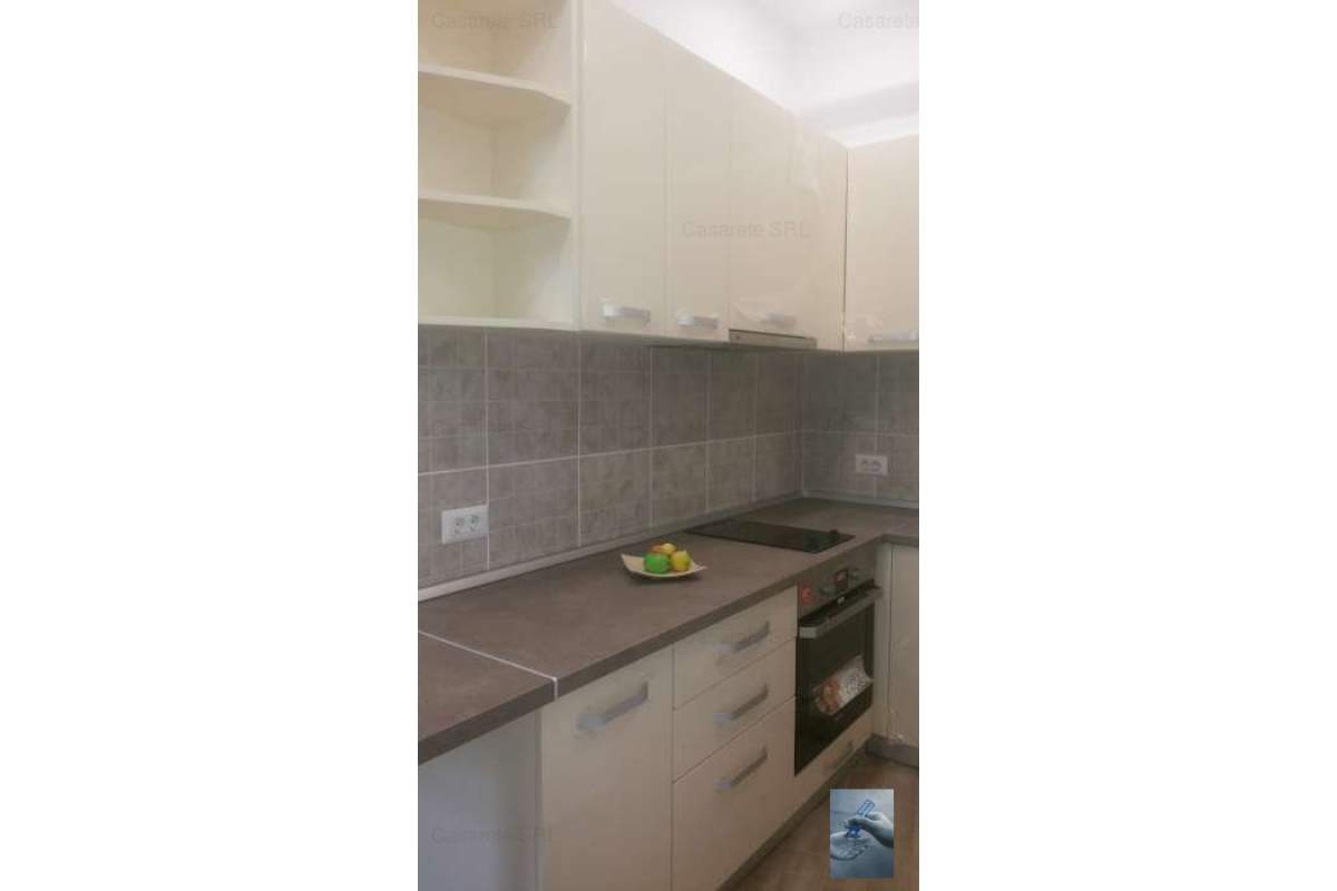  Apartament la casa , zona Parneava !!!