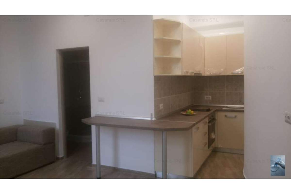  Apartament la casa , zona Parneava !!!