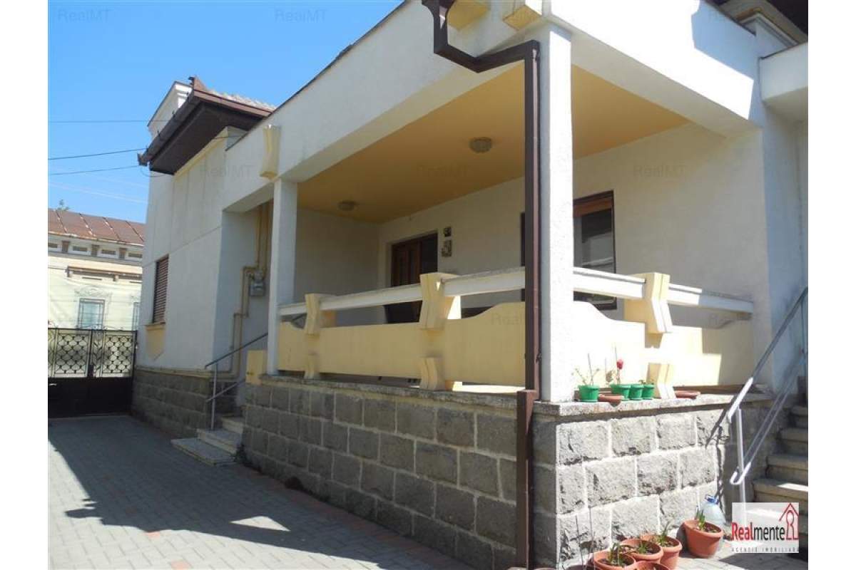 Casa 3 camere,Centru