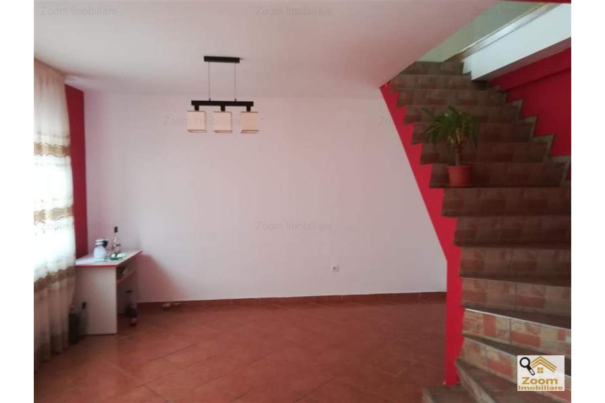  Casa 4 camere, 140 mp, Dambul Rotund