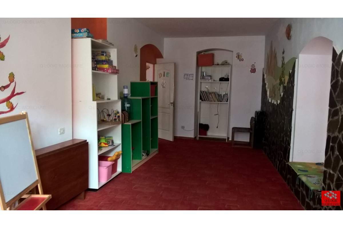 Casa 6 camere pe 2 niveluri, renovata zona Piata Unirii