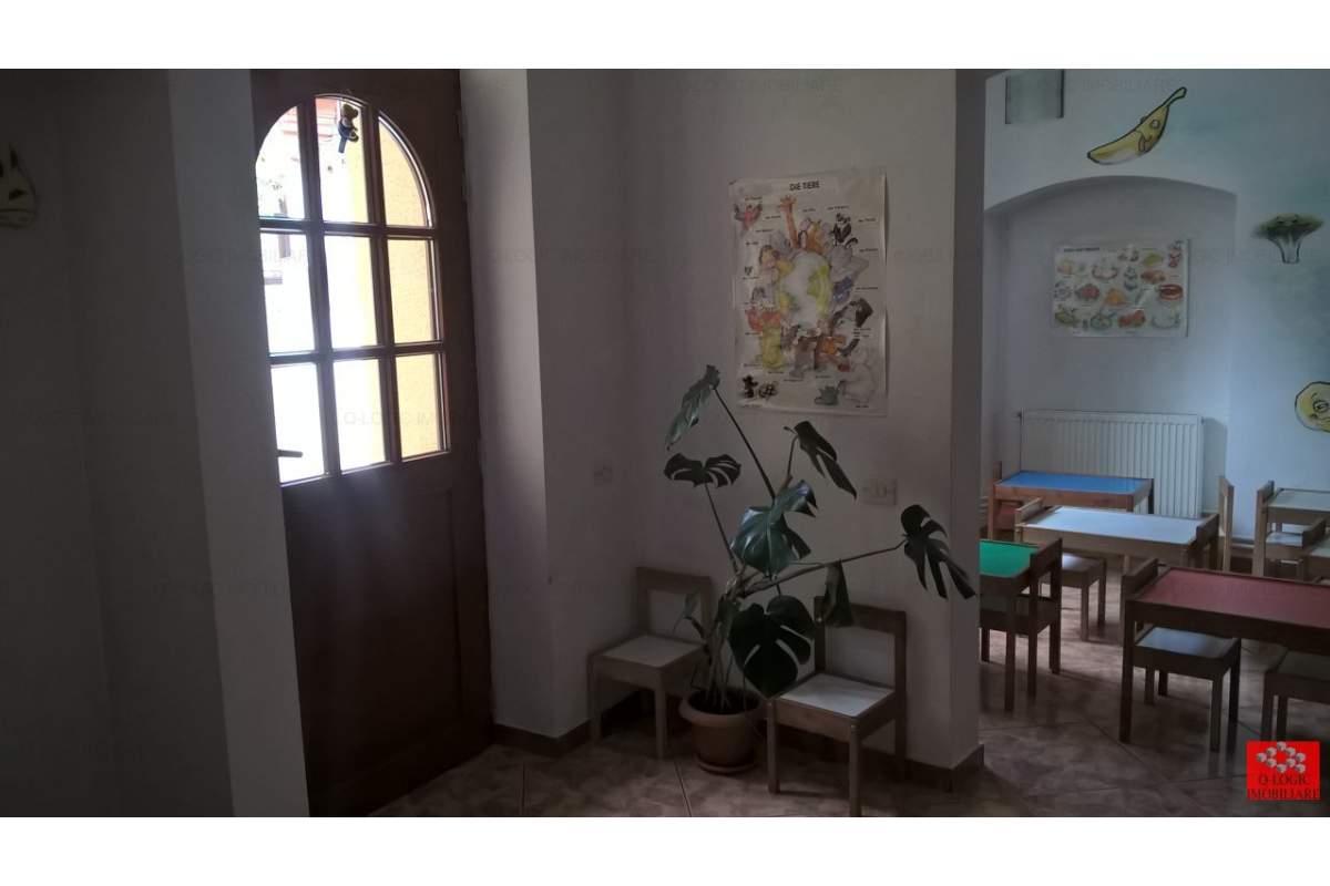 Casa 6 camere pe 2 niveluri, renovata zona Piata Unirii