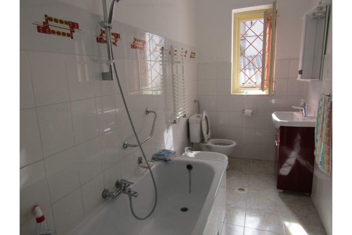 Casa amenajata si mobilata Favorit-Central