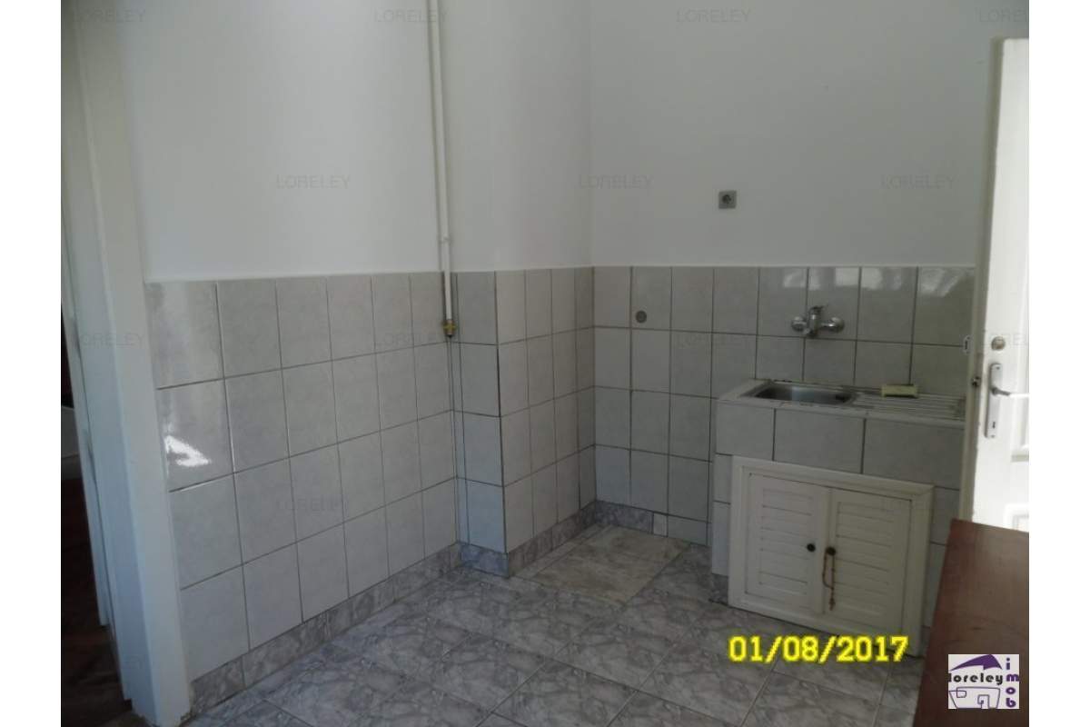  Casa cu 4 camere si gradina, zona Cetatii