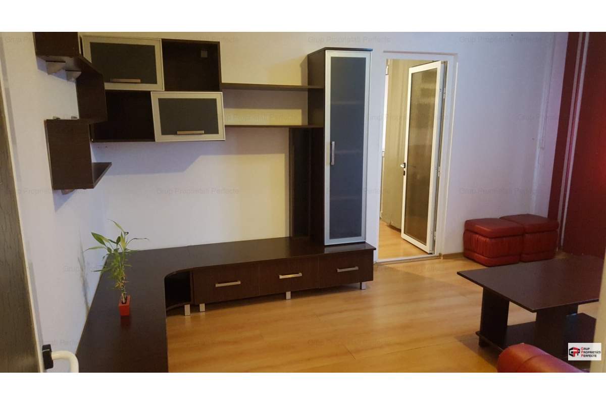 Casa De Cultura, apartament 2 camere stradal