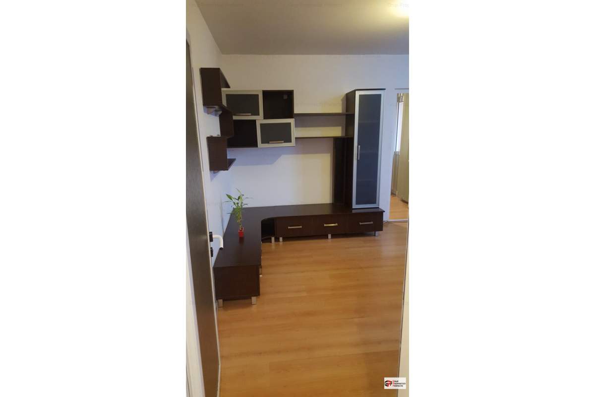Casa De Cultura, apartament 2 camere stradal