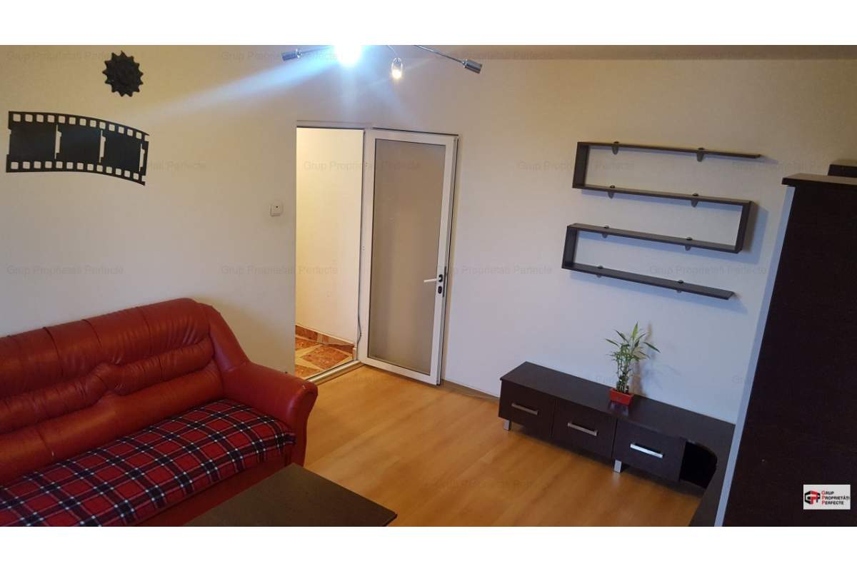 Casa De Cultura, apartament 2 camere stradal