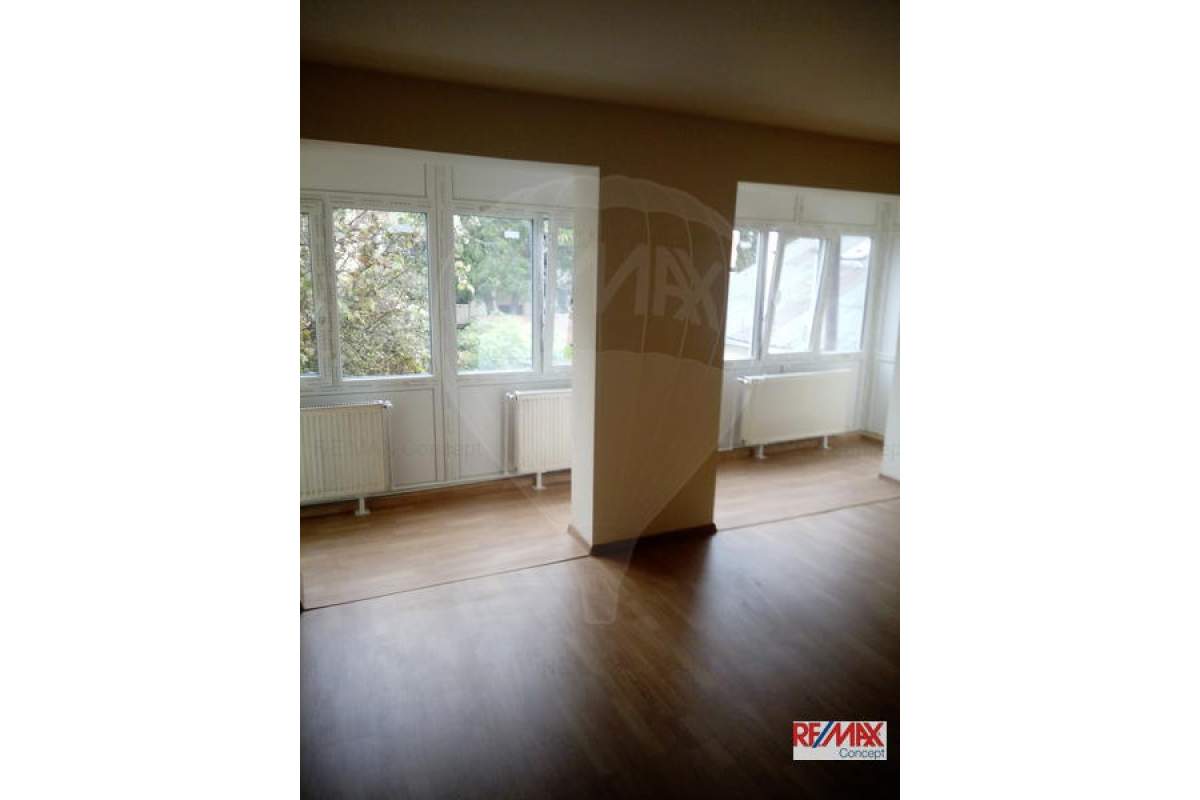 Casa pe 3 nivele zona Piata Cipariu