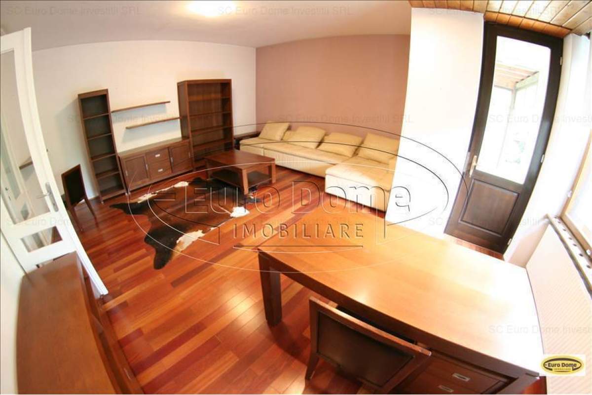 Casa singur in curte in Centrul Civic (zona Spitalului Sf. Constantin)
