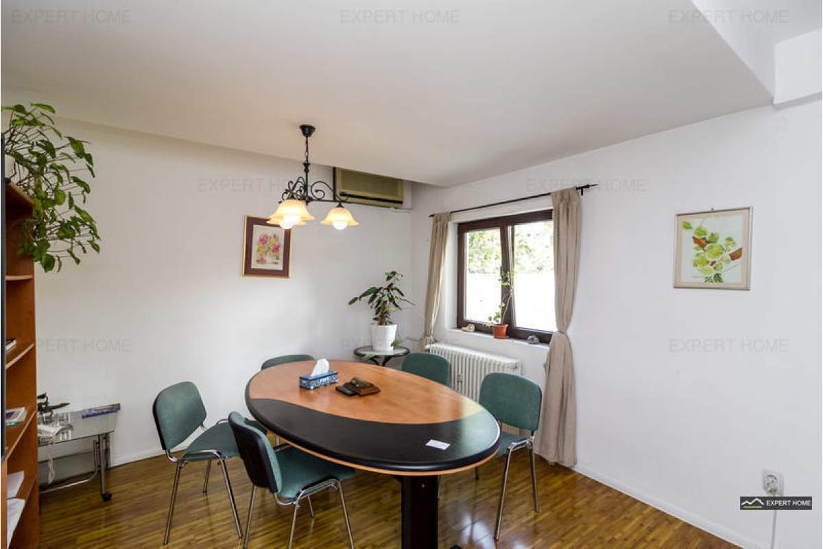 Casa / Vila cu 10 camere de inchiriat in zona Aviatorilor
