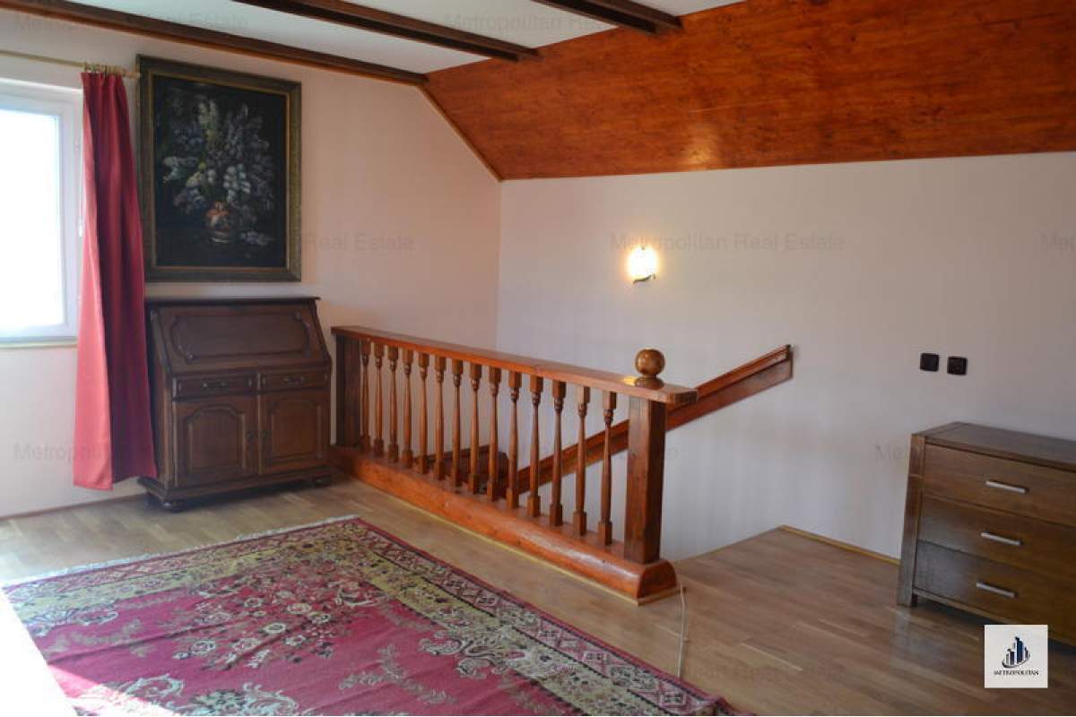 Casa / Vila cu 2 camere de inchiriat in zona Andrei Muresanu