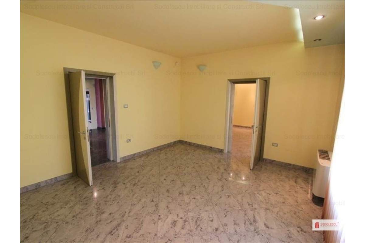  Casa / Vila cu 9 camere in zona Cetatii- pretabila pentru birouri