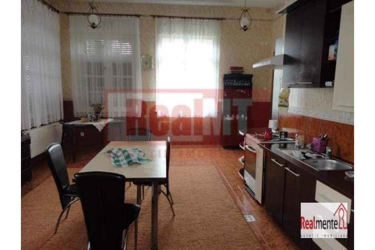 Casa-Vila de inchiriat Alba Iulia Cetate