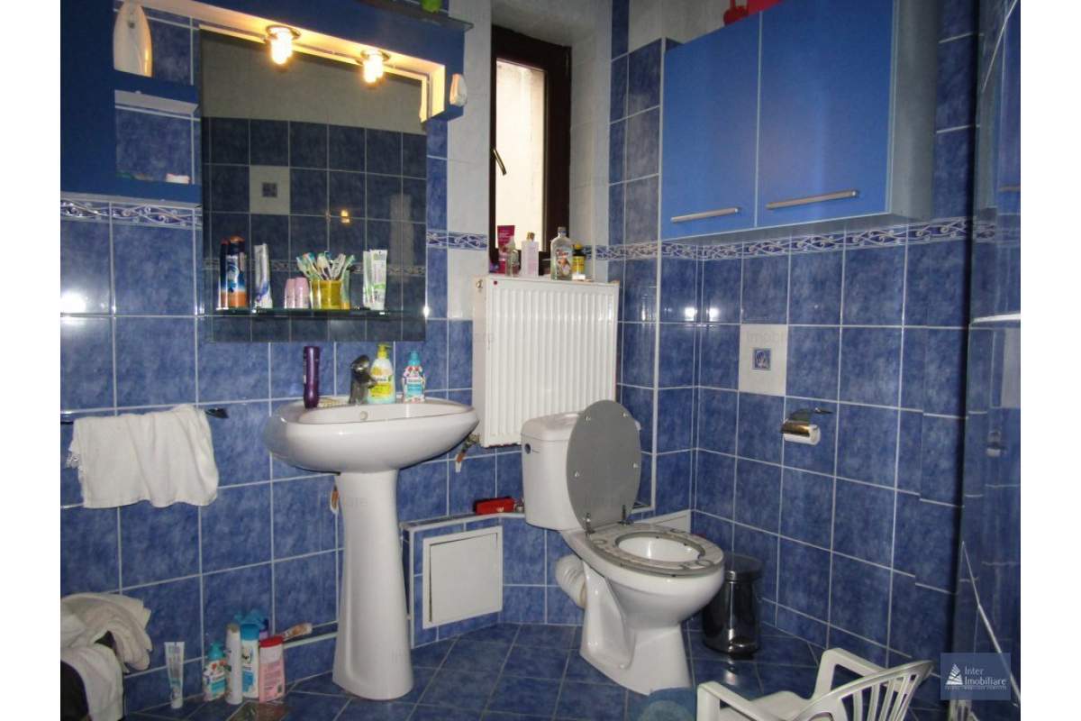Casa,420mp.zona Bucium