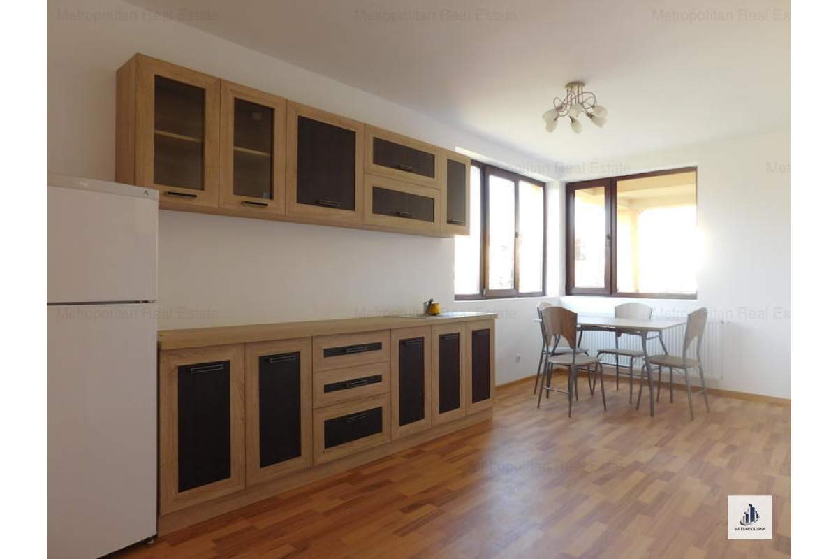 Casa/Vila spatioasa cu 5 camere de inchiriat in zona Someseni