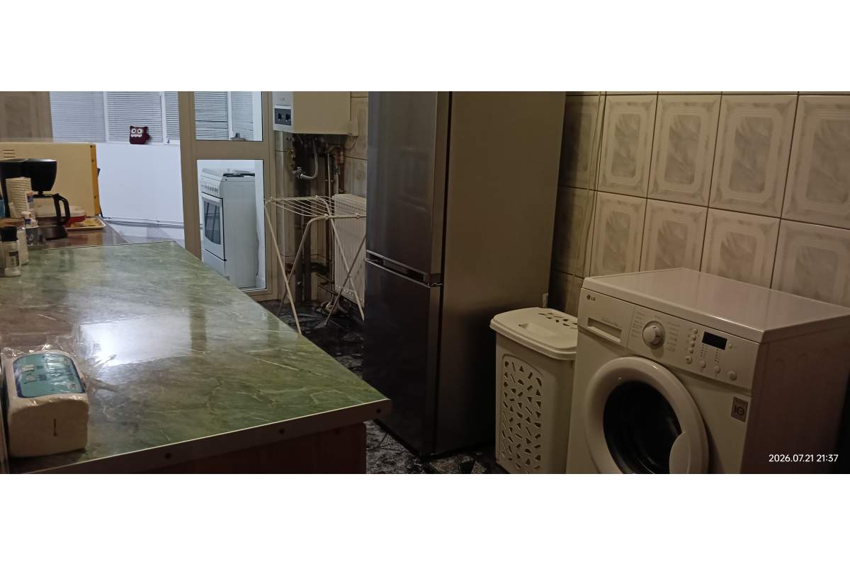 Cazare la mare langa plaja apartament 3 camere Constanta Faleza Nord