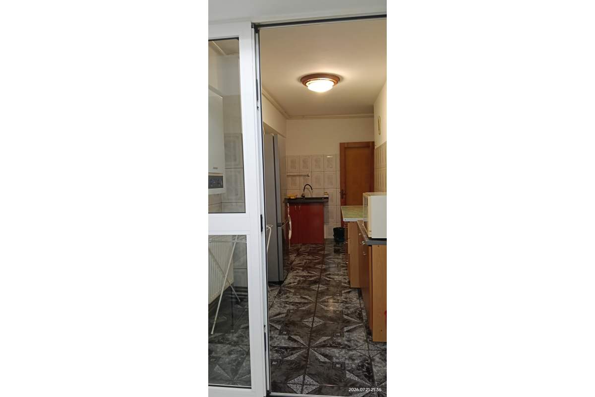 Cazare la mare langa plaja apartament 3 camere Constanta Faleza Nord