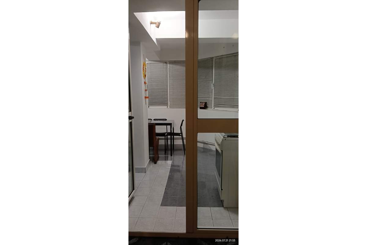 Cazare la mare langa plaja apartament 3 camere Constanta Faleza Nord