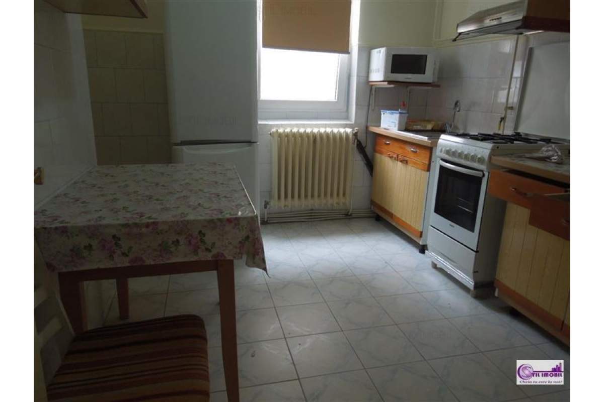  Centru Stefan cel Mare apartament 3 camere