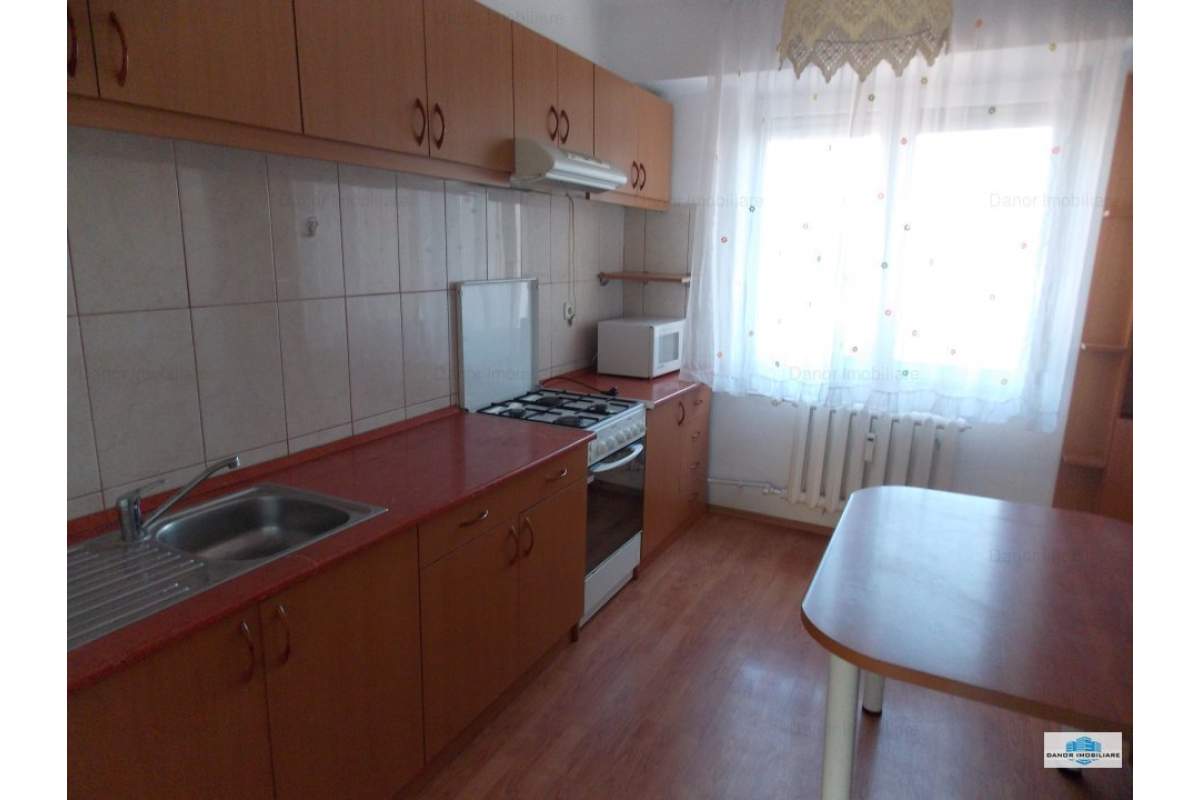 chirie 3 camere ultracentral oradea