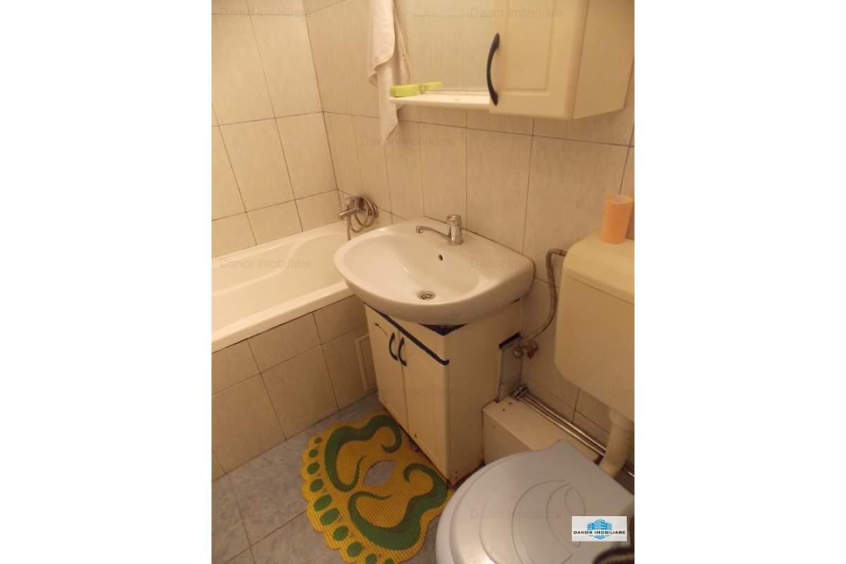 chirie 3 camere ultracentral oradea