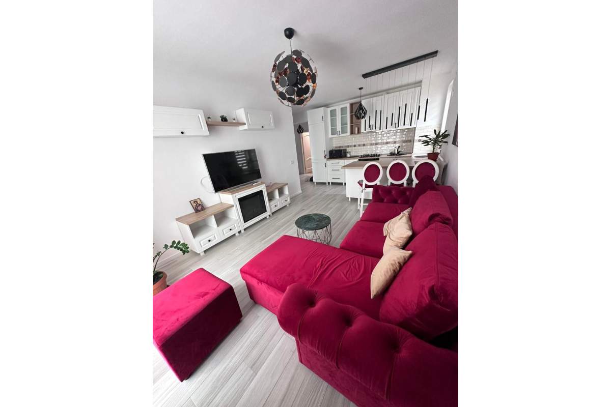 Chirie apartament 3 camere modern, 56 mp, Pacurari, parcare si boxa incluse