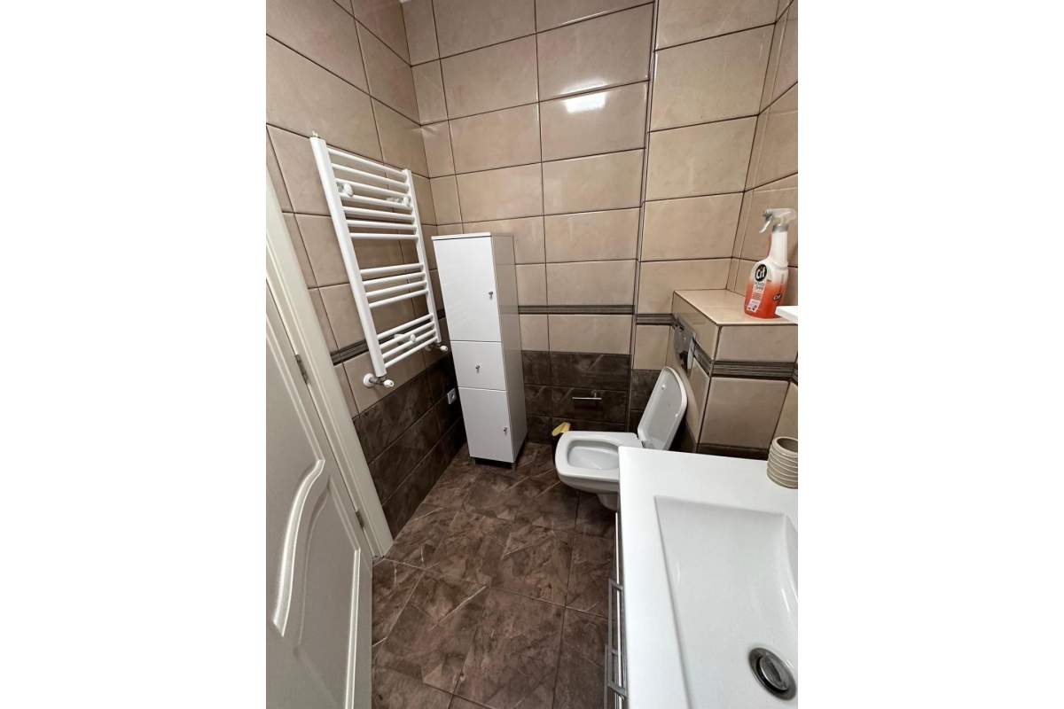 Chirie apartament 3 camere modern, 56 mp, Pacurari, parcare si boxa incluse