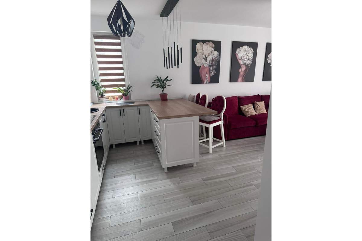 Chirie apartament 3 camere modern, 56 mp, Pacurari, parcare si boxa incluse