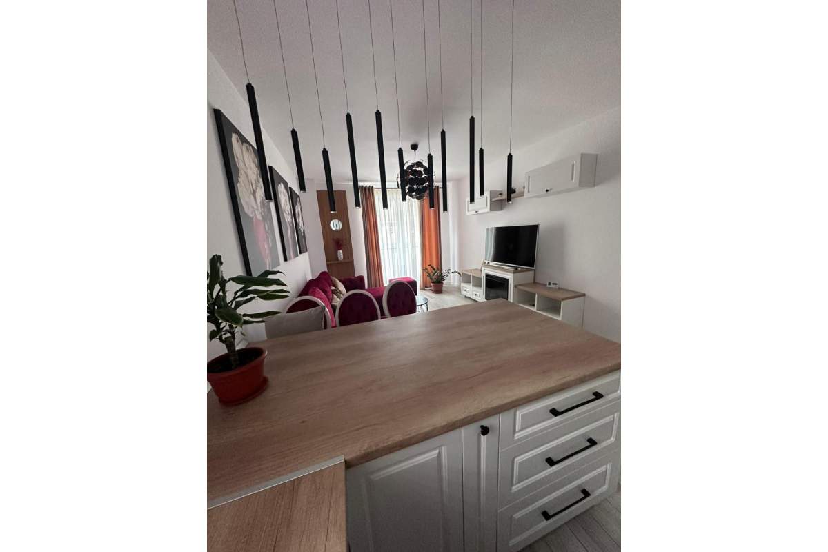 Chirie apartament 3 camere modern, 56 mp, Pacurari, parcare si boxa incluse