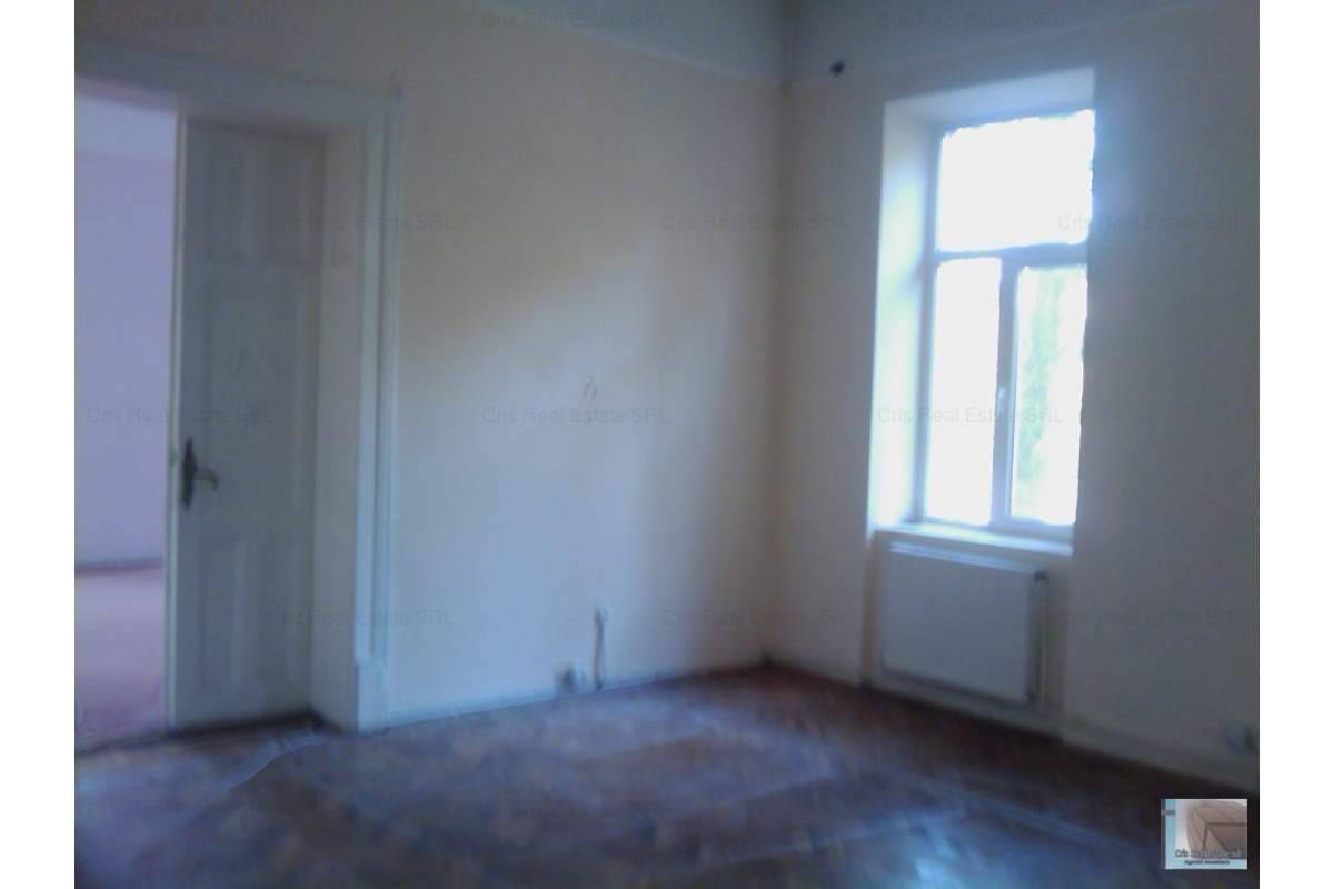 CHIRIE apartament la parter in CASA zona Lic.Economic pt.birouri, sediu firma