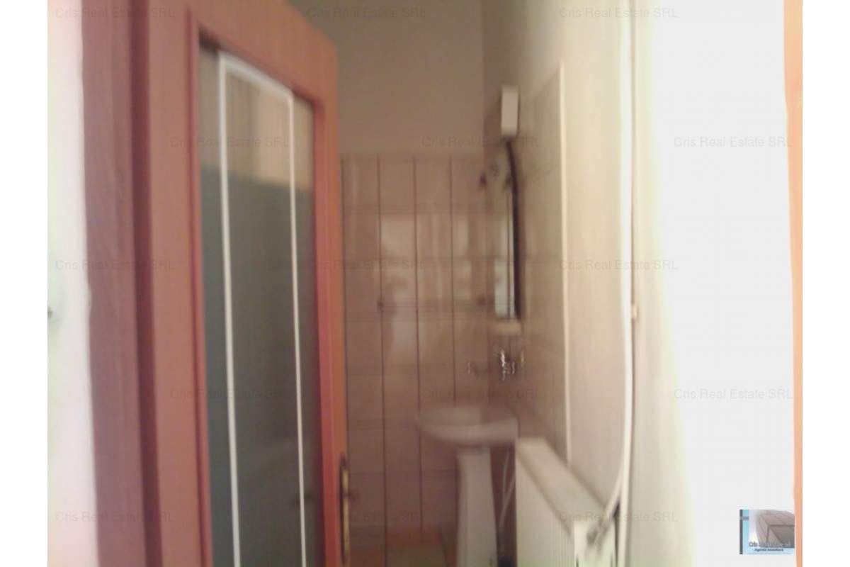 CHIRIE apartament la parter in CASA zona Lic.Economic pt.birouri, sediu firma