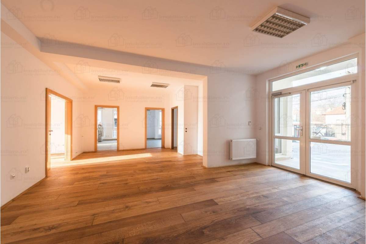 Cladire de inchiriat, ideala pentru birouri, clinica